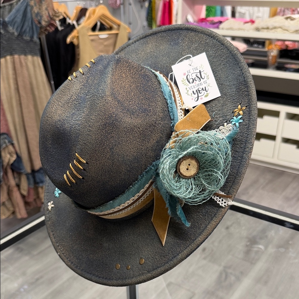 HAT: Shades of Blue